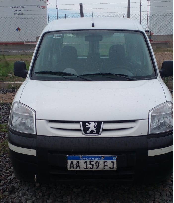 Camioneta [AA 159 FJ] Peugeot Partner 1.4 Confort PLC AB L/10 (Blanca)